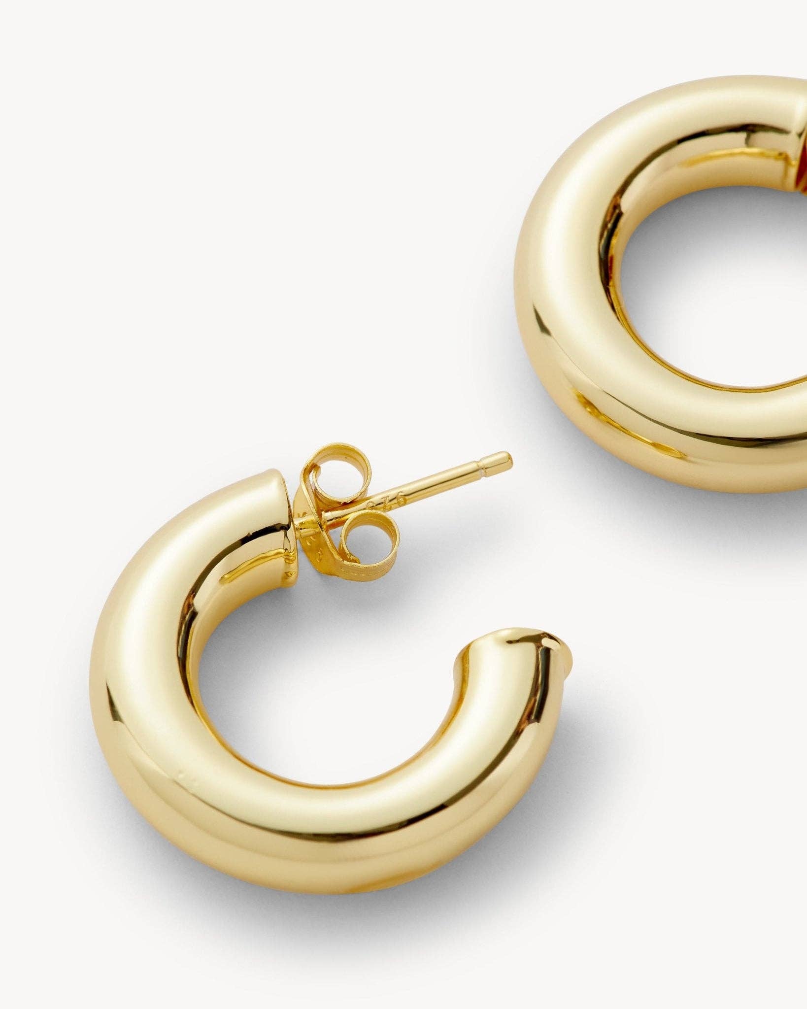 .75&quot; Perfect Hoops in Gold