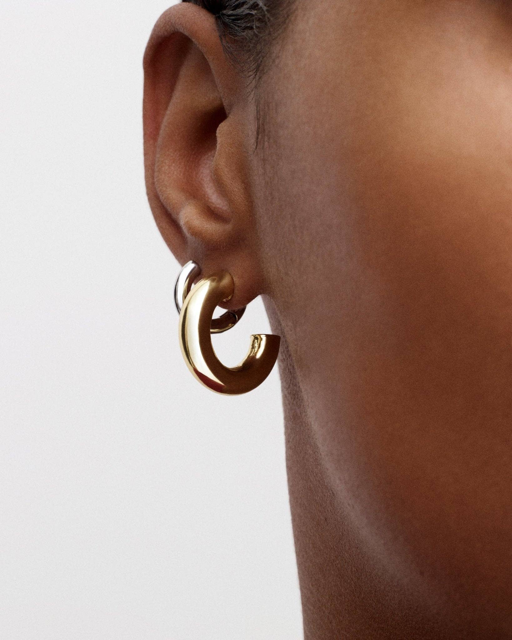 .75&quot; Perfect Hoops in Gold